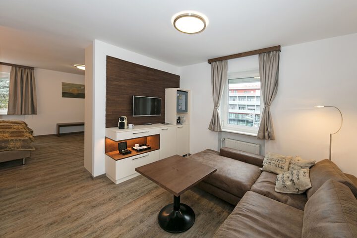 Room 32 of 64