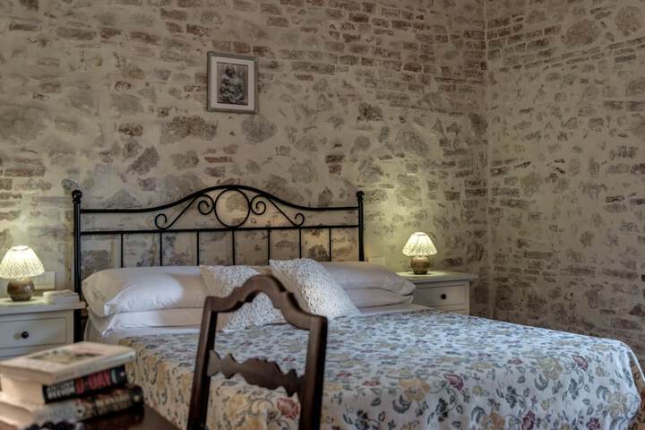 Room 15 of 211