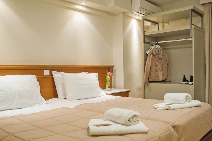 Room 42 of 141