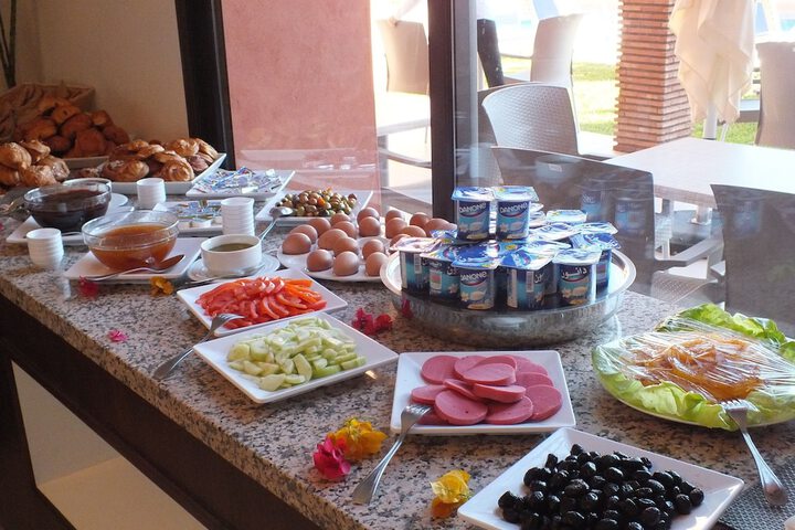 Breakfast/Coffee Service 32 of 49