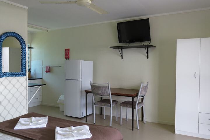 Room 3 of 35