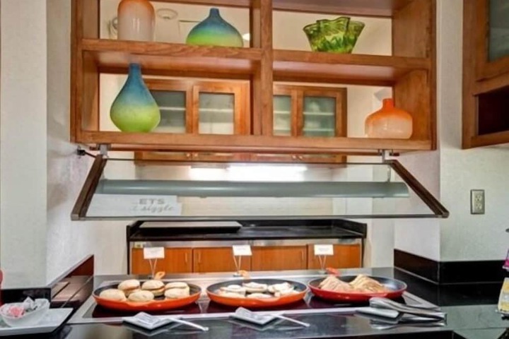 Breakfast/Coffee Service 36 of 52