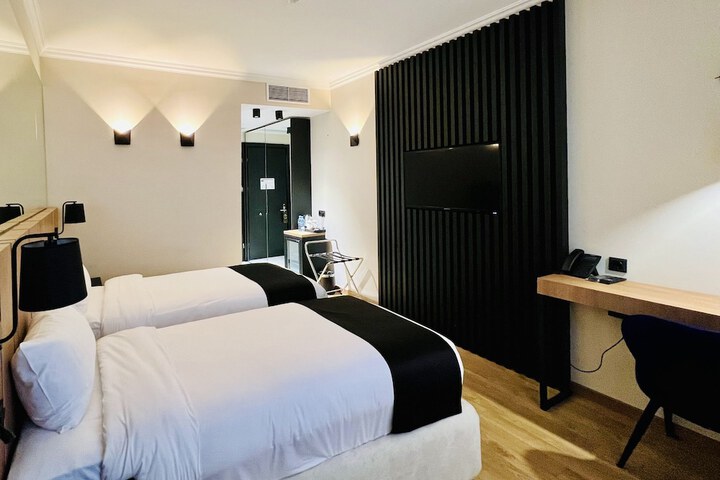 Room 3 of 14