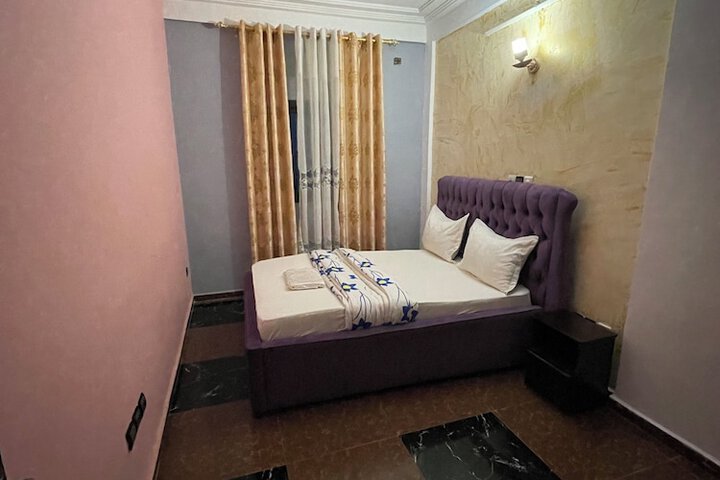 Room 7 of 118