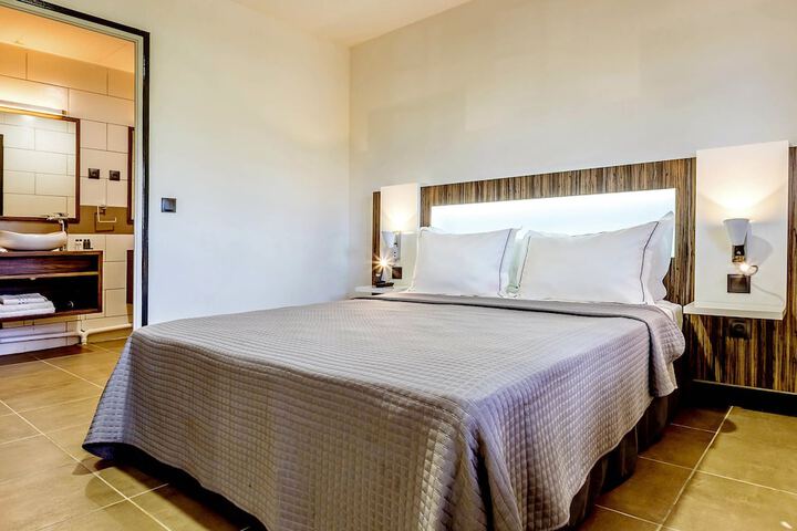 Room 8 of 31