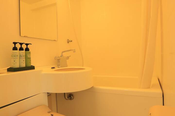 Room 10 of 38