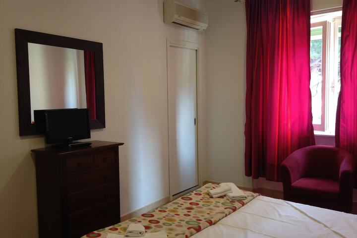 Room 22 of 64