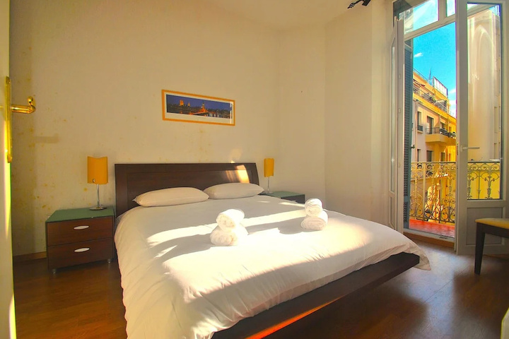 Room 2 of 12
