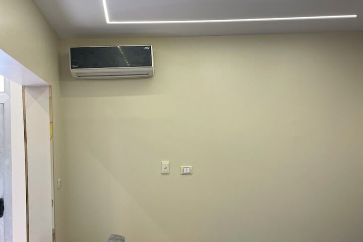 Room 7 of 196