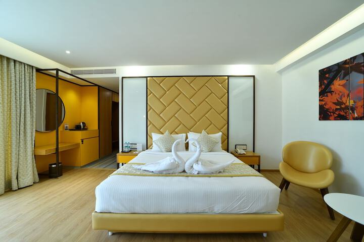 Room 11 of 37