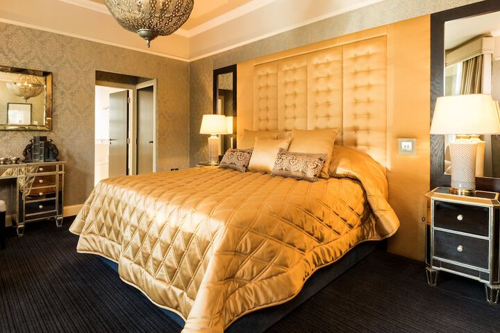 Room 7 of 74