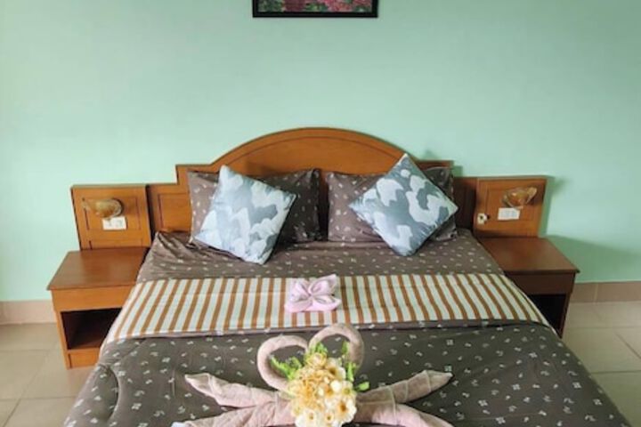 Room 26 of 77