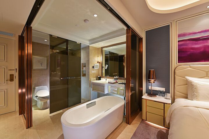 Room 44 of 110