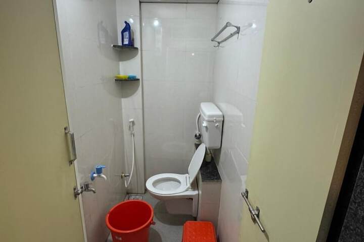 Room 7 of 8