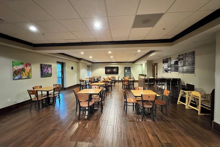 Breakfast area