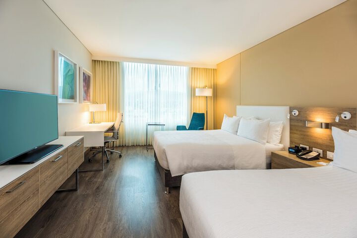 Room 25 of 103