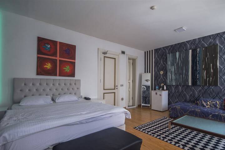 Room 20 of 99