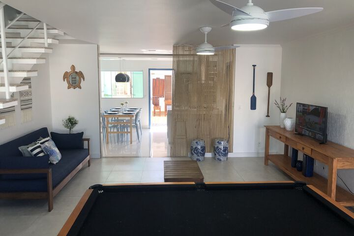 Room 4 of 8