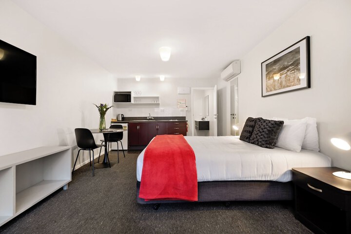 Room 29 of 128