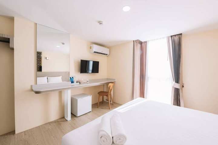 Room 3 of 7