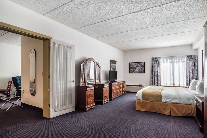 Upgrade Business Suite 2 Double Beds (9 of 14)