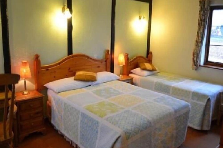 Room 5 of 13