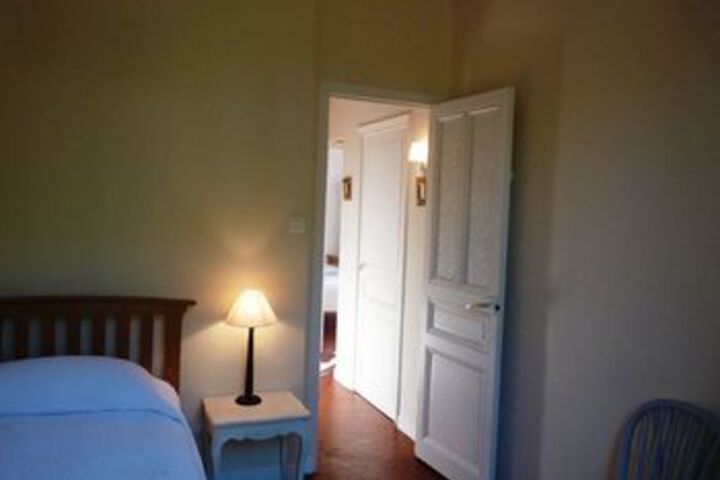 Room 11 of 20