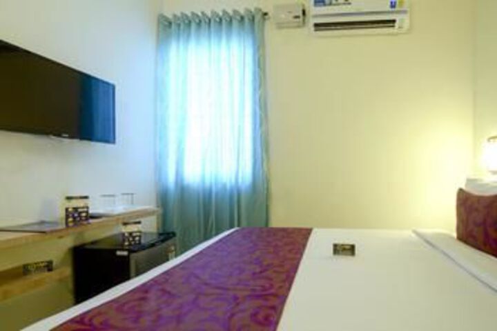 Room 10 of 20