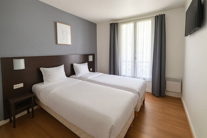 Room 5 of 20