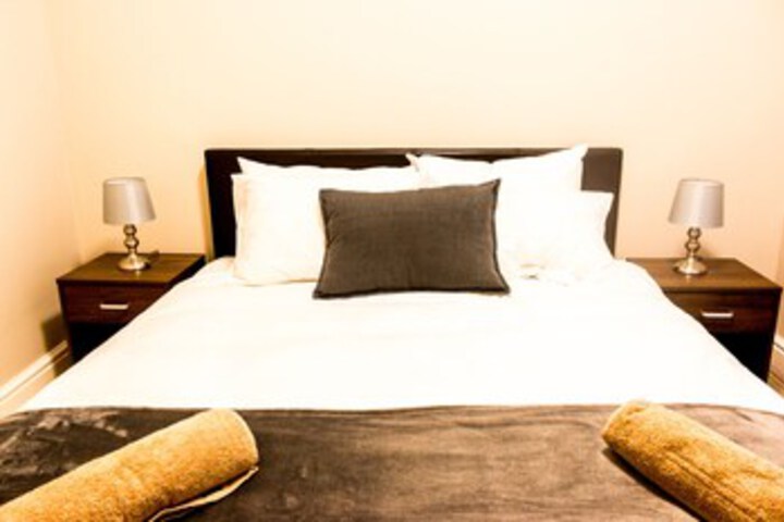 Room 10 of 26