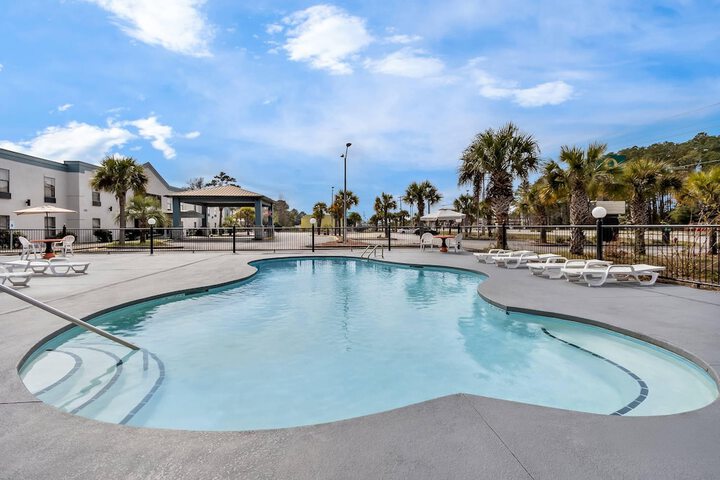 Pools & Facilities