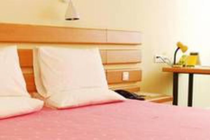 Room 4 of 31