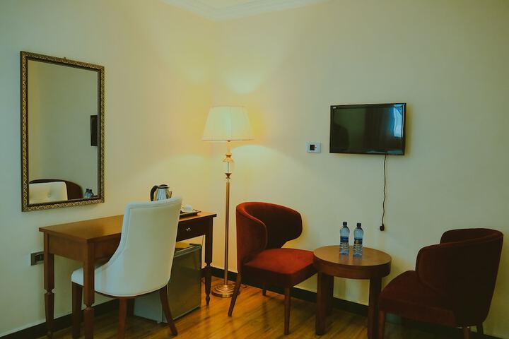 Room 4 of 22
