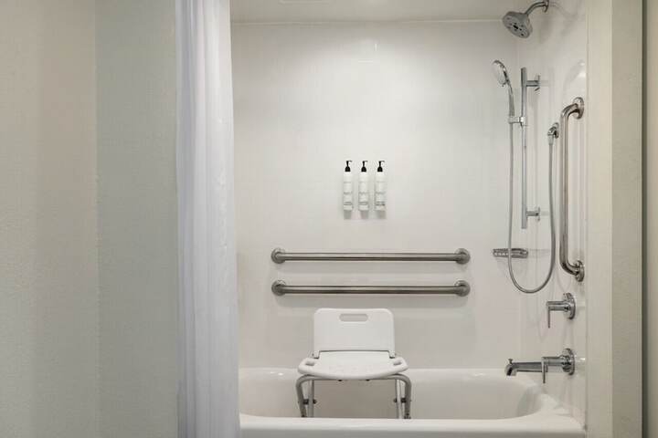Room 19 of 41