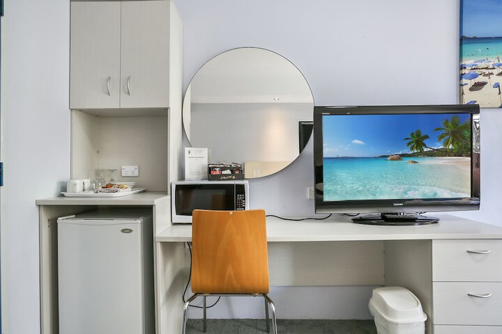 Room 54 of 80