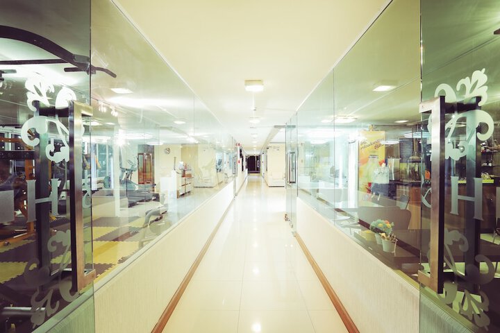 Ballroom/Hall 29 of 31