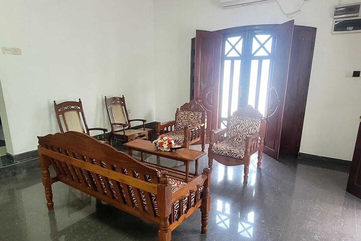 Room 10 of 20