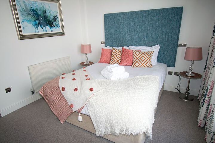 Room 32 of 283