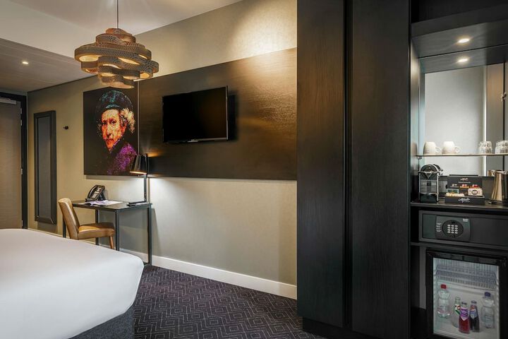 Room 9 of 47