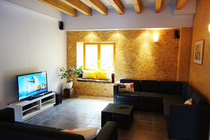 Room 8 of 30