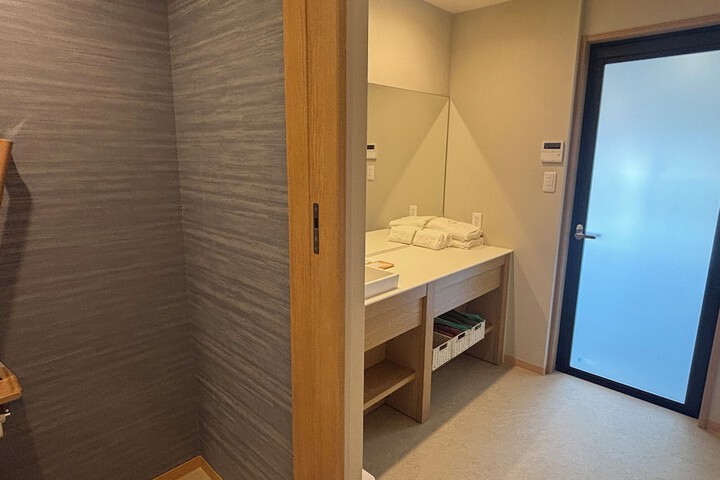 Room 17 of 48