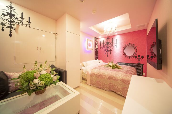 Room 11 of 22