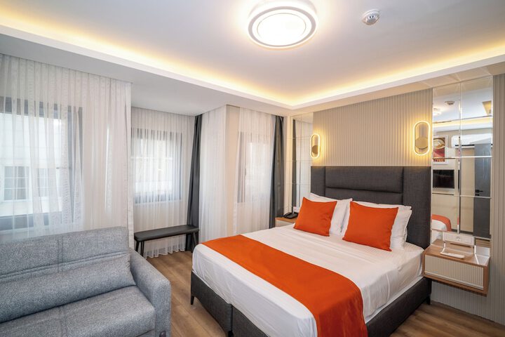 Room 28 of 60