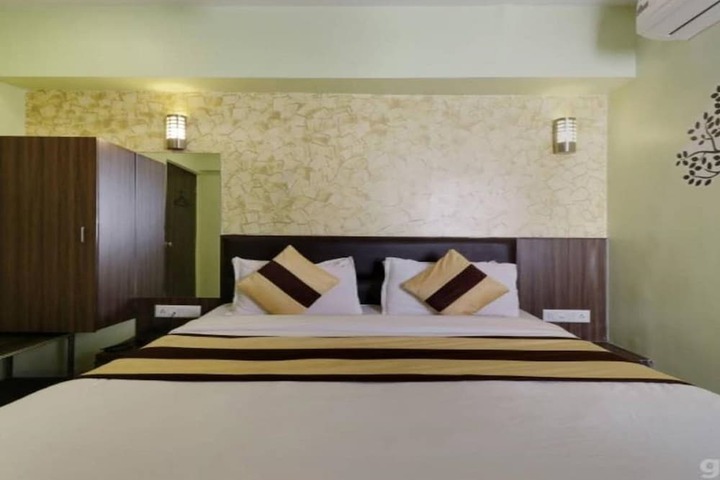 Room 13 of 20