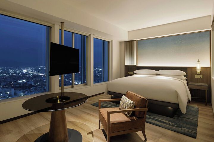 Room 10 of 86