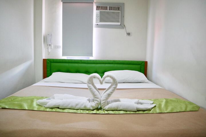 Room 5 of 36