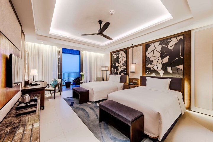 Room 18 of 105