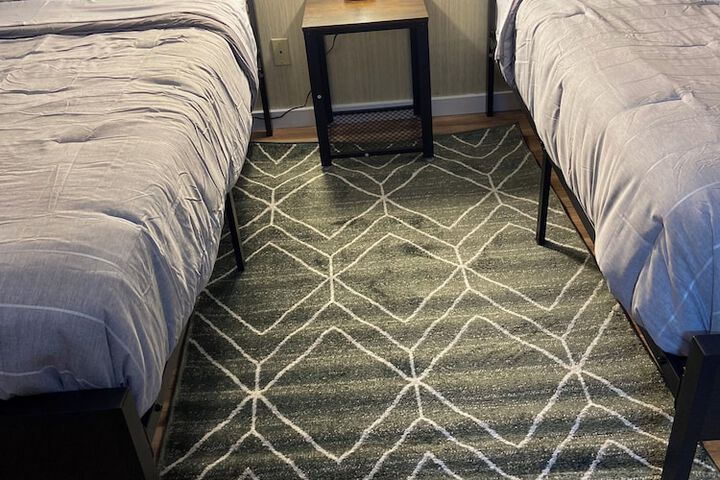 Room 4 of 12