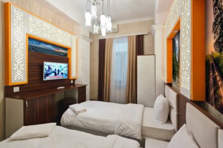 Room 13 of 48