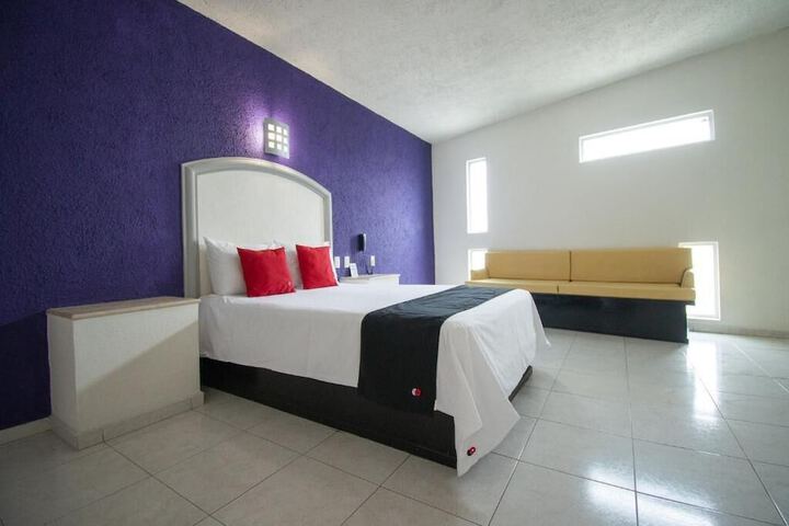 Room 3 of 28